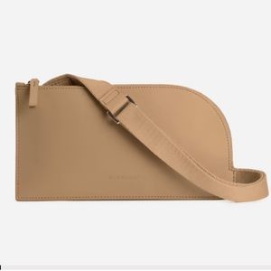 Everlane Cactus Leather Sling Bag in Cashew